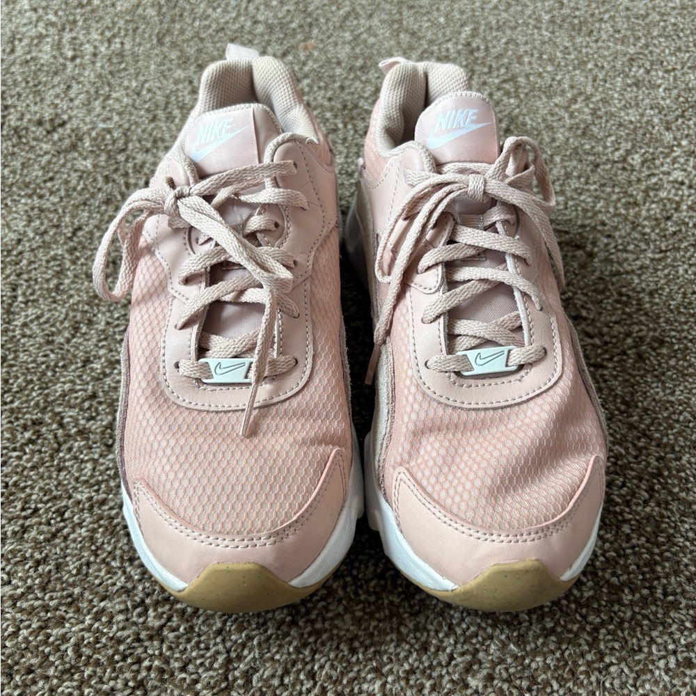 Nike RYZ 365 Sneakers
